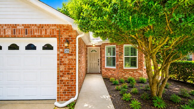 Building Photo - Renovated Brick Home in Gated Community
