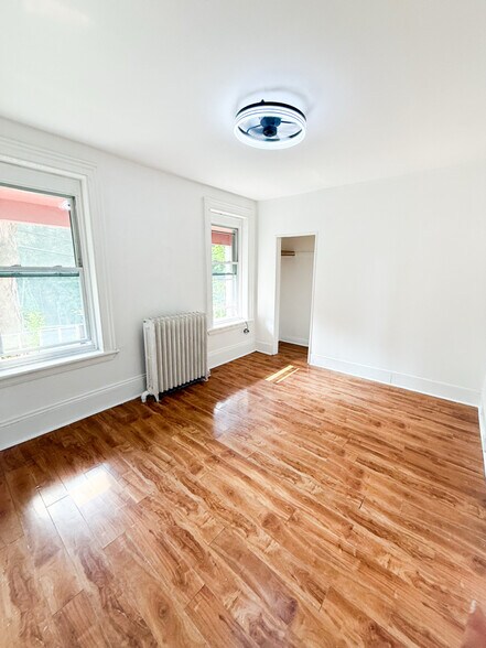 Building Photo - 12 Vandenburgh Ave
