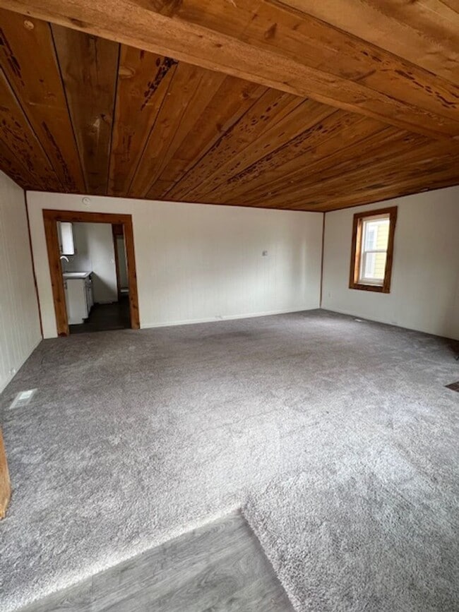 Primary Photo - 2 Bedroom 1 Bath with W/D Hook Ups!