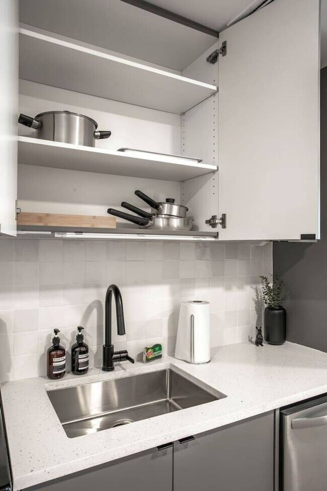 Building Photo - 1704 N 17th St