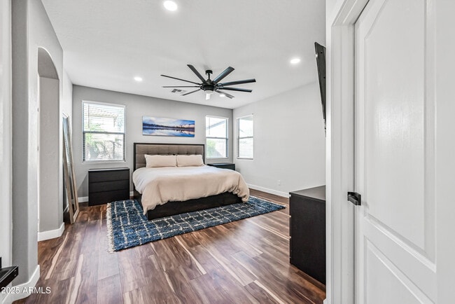 Building Photo - 3156 E Country Shadows St