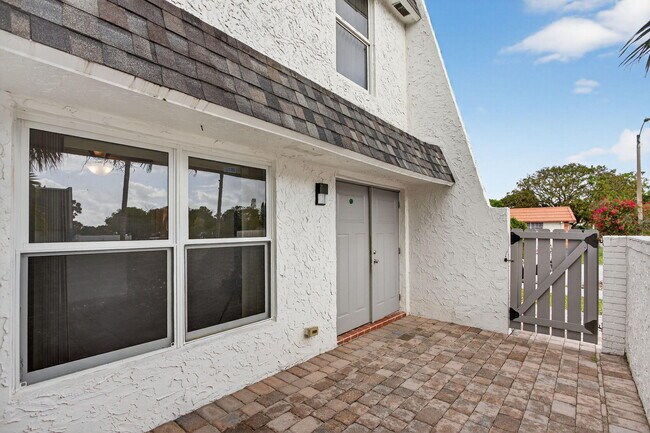 Building Photo - 7599 NW 73rd Terrace