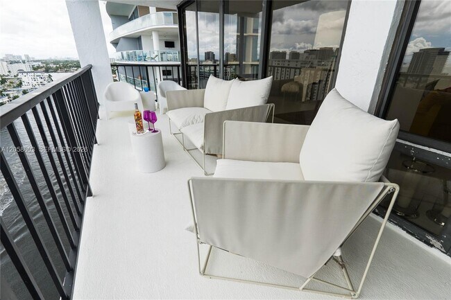 Building Photo - 936 Intracoastal Dr