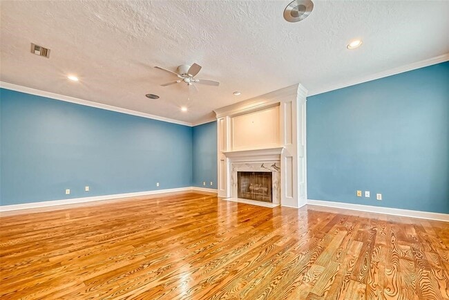 Building Photo - 1331 Bissonnet St