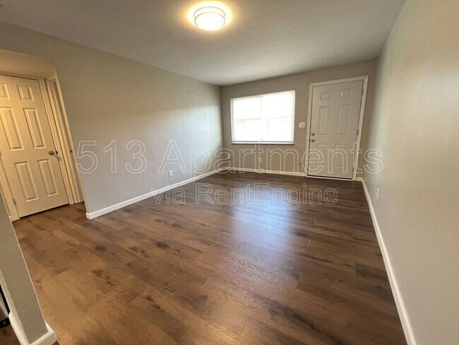 Building Photo - 524 Rockdale Ave