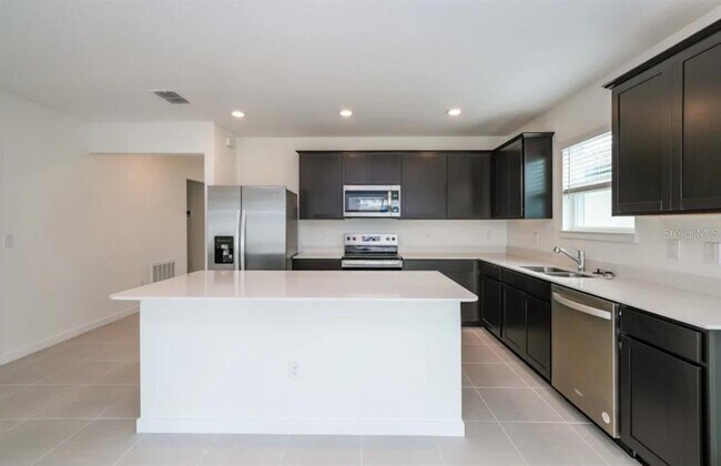 Building Photo - 4050 Feldspar Ln