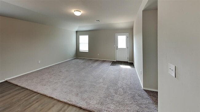 Building Photo - 9905 Rattlesnake Ln