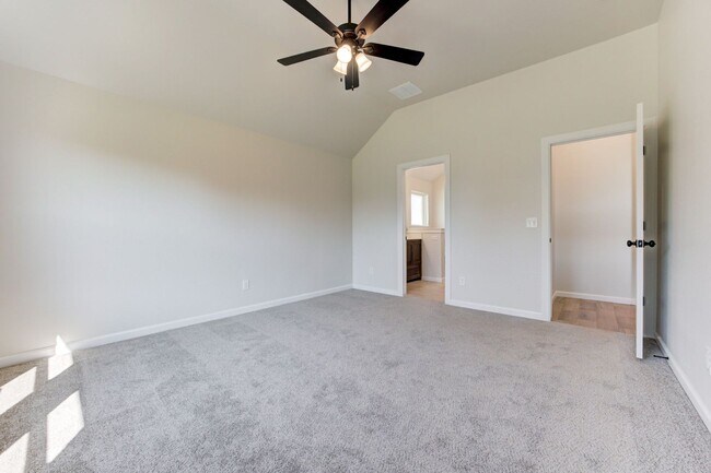 Building Photo - Brand New Home in Mustang!