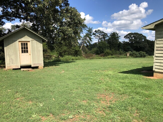 Building Photo - 6511 W Oak Hwy