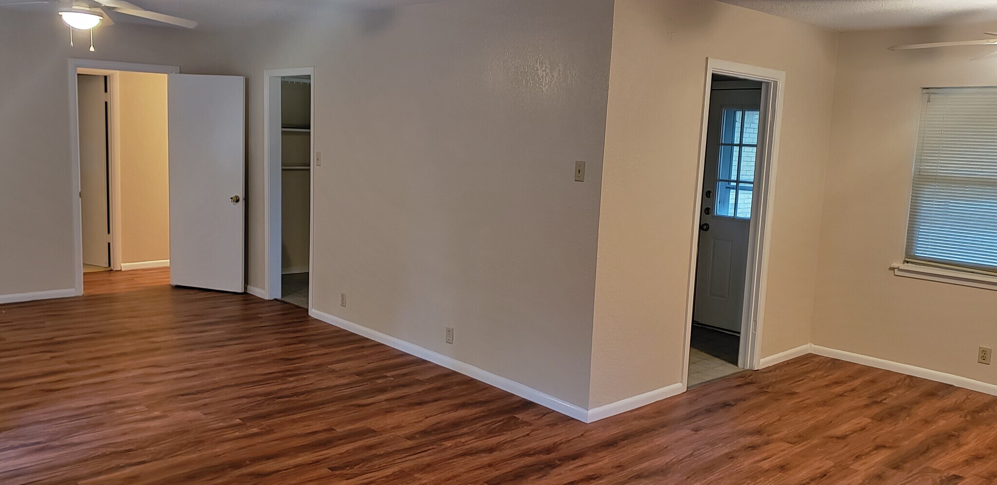 Building Photo - 210 W 14th St