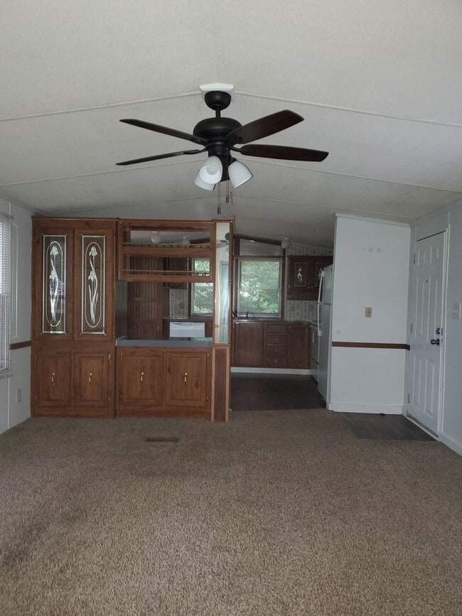 Building Photo - Ready to Move in