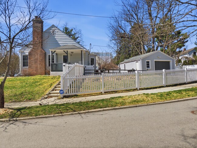 Building Photo - 1102 Arborview Blvd
