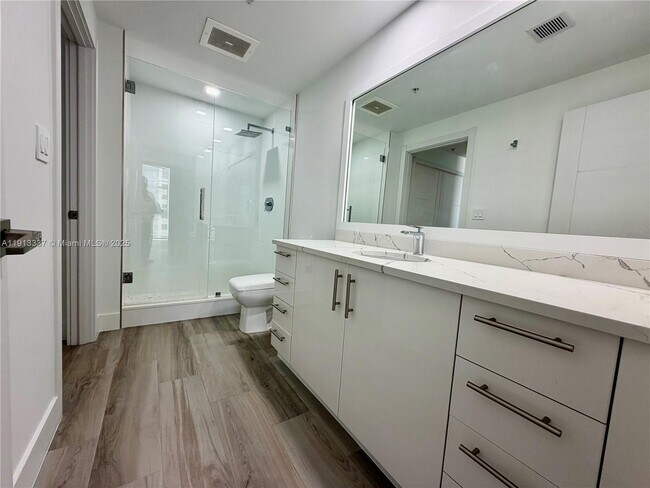 Building Photo - 550 Okeechobee Blvd