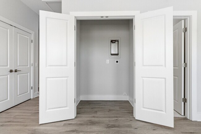 Building Photo - Downtown Gastonia Condo