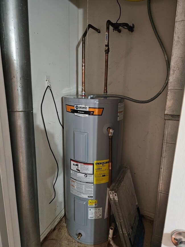 Building Photo - 104 Bitter Sweet Rd