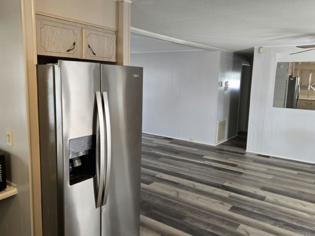 Building Photo - 109 49th Ave W