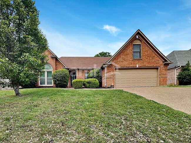 Building Photo - 2713 Country Glade Cv N