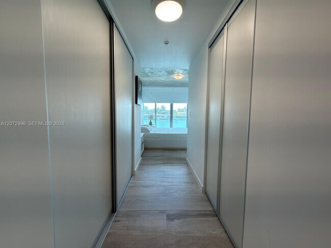 Building Photo - 6620 Indian Creek Dr