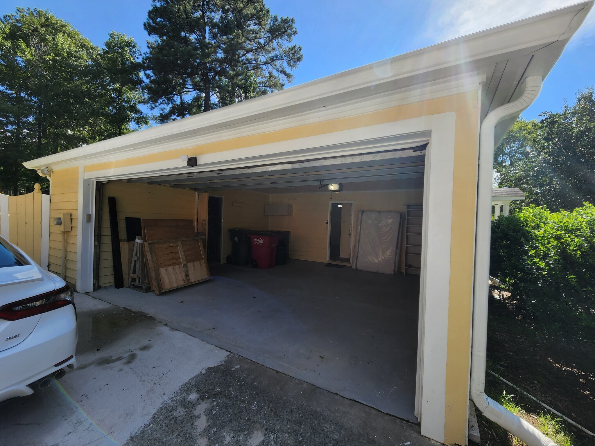 Building Photo - 726 Springdale Woods Dr