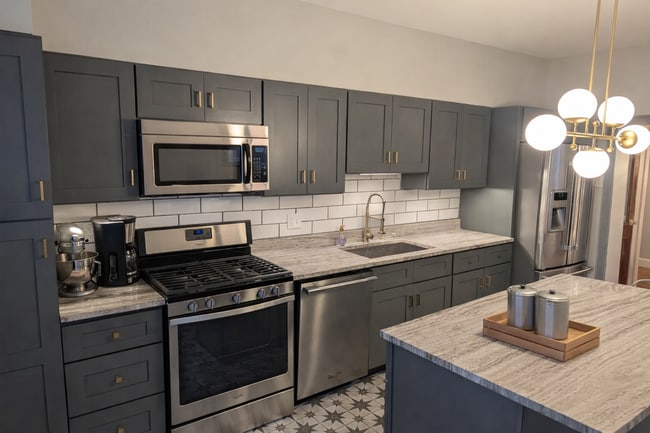 Building Photo - 2005 S 13th St