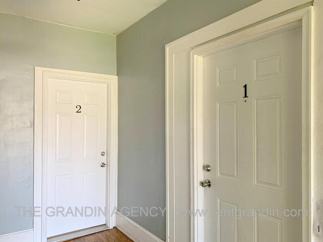 Building Photo - 1306 Patterson Ave SW