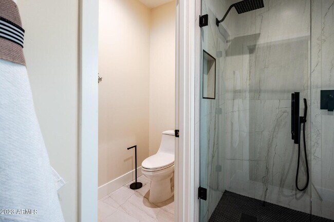 Building Photo - Exclusive Urban Sanctuary—Sophisticated Townhouse in Vibrant Phoenix