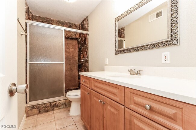 Building Photo - 1450 Mandel Rd