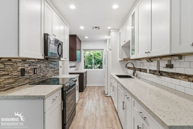 Building Photo - Modern 2Bdm 2Ba Condo in Phoenix Midtown with Pool Views