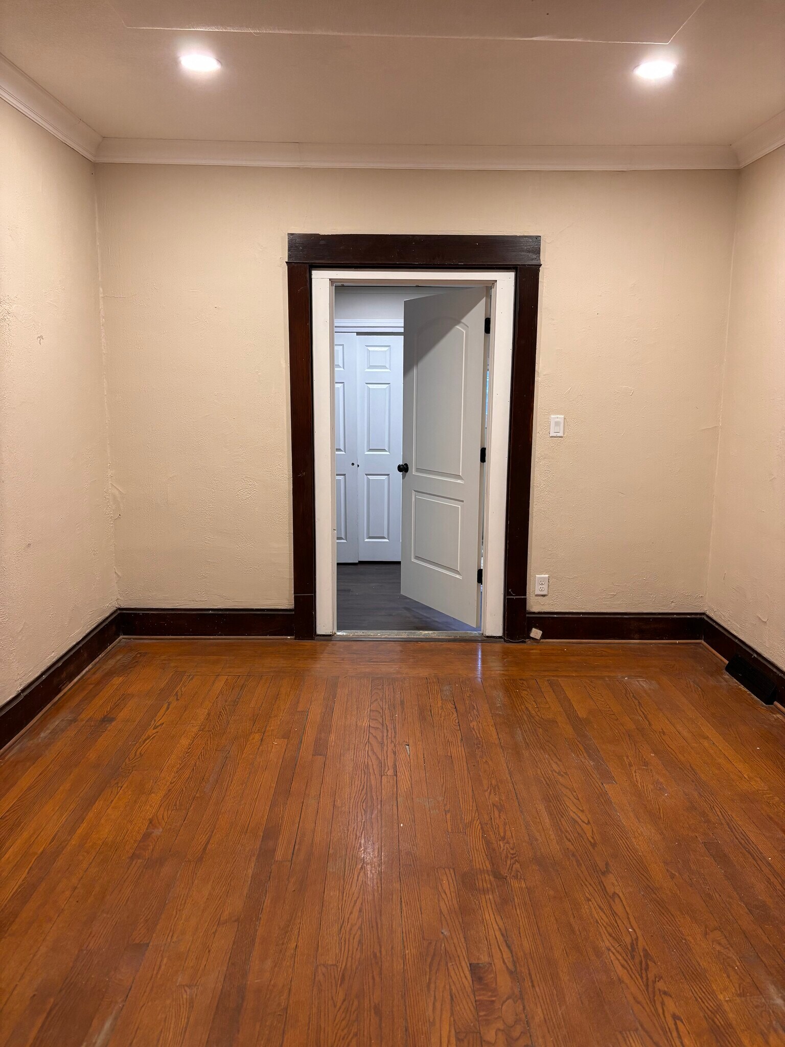 Building Photo - 1231 46th St