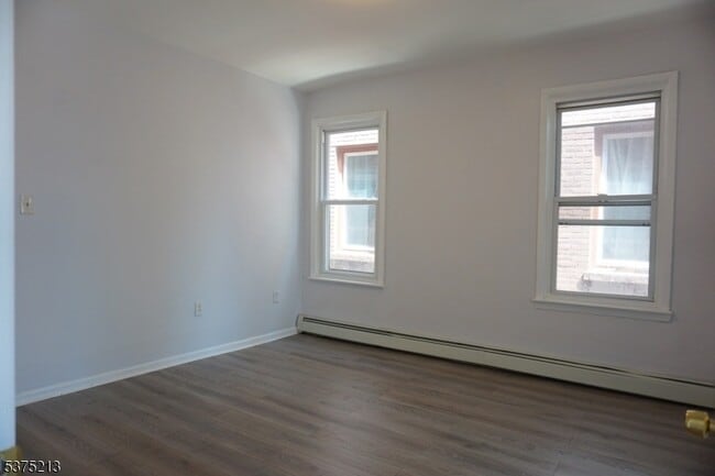 Building Photo - 124 Ridge St