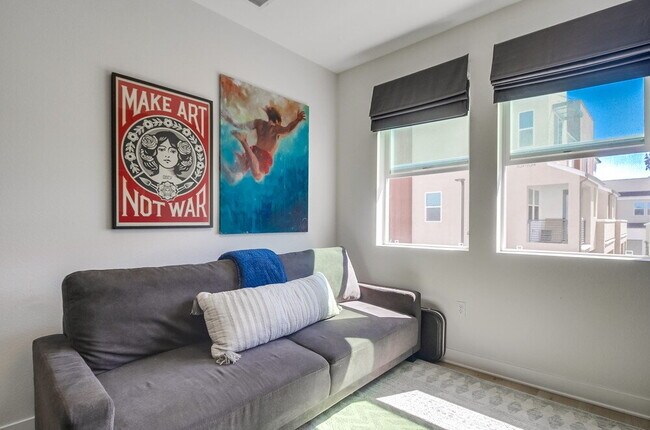 Building Photo - Welcome to your modern La Mesa townhome wi...