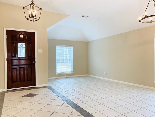 Building Photo - 3727 Bartons Ln