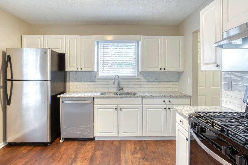 Building Photo - 3036 Regal Park Ct