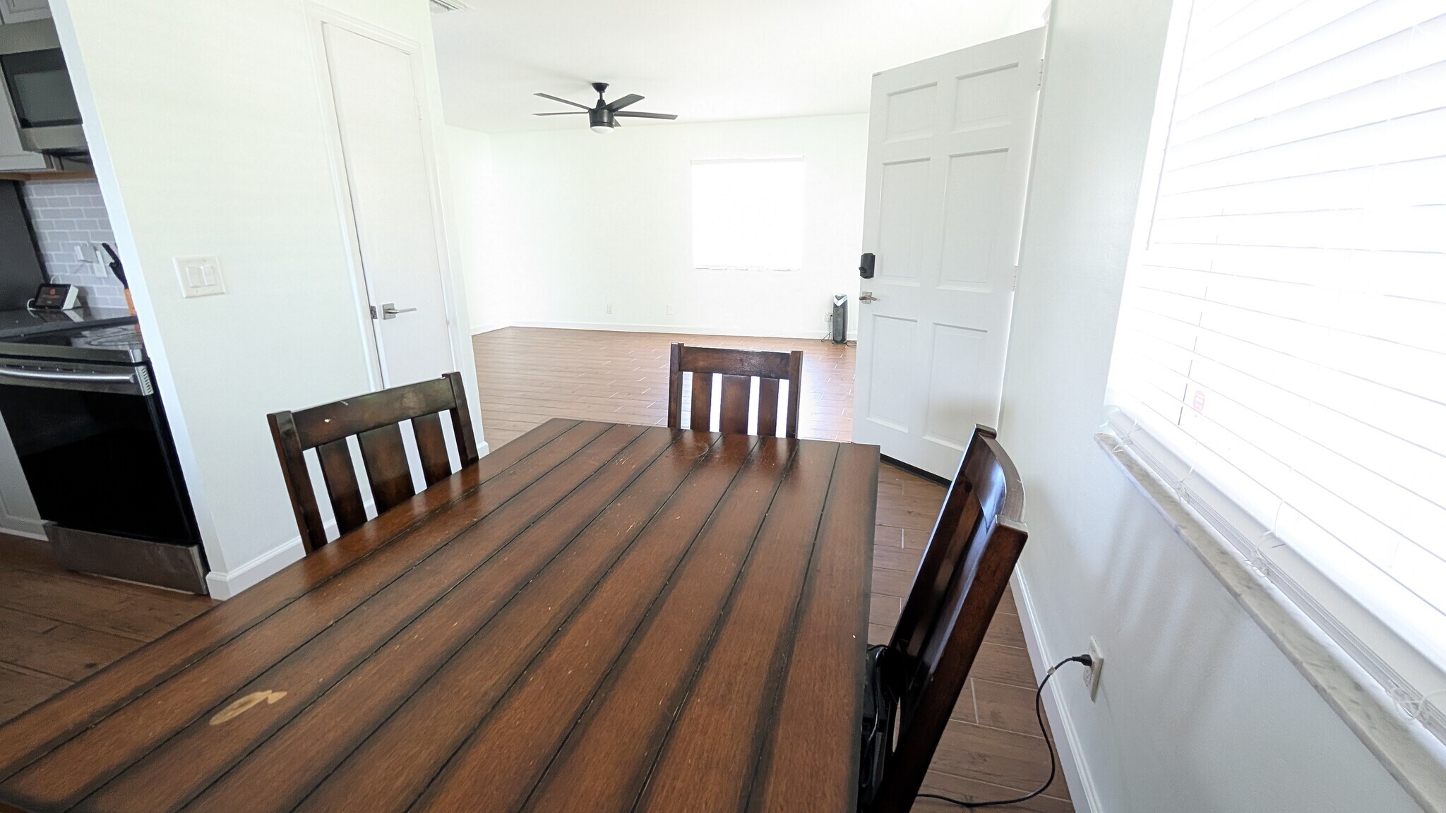 Dining area - 14915 Whatley Rd