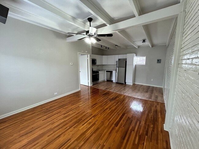 Interior Photo - The Vintage