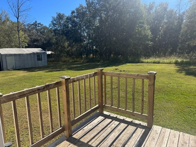 Building Photo - Discover peaceful country living