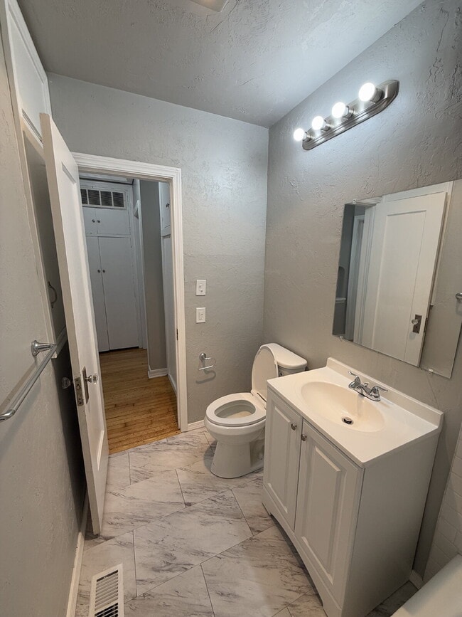 Building Photo - 3 Bed, 3 bath Home in Cashion Place