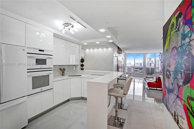 Building Photo - 1717 N Bayshore Dr
