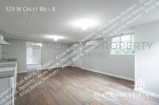 Building Photo - 929 W Crest Rd