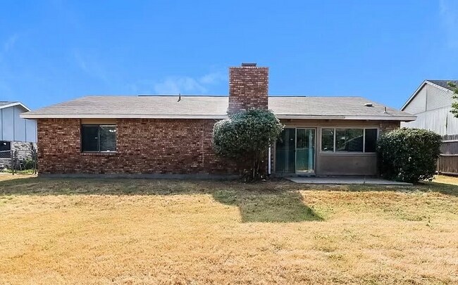 Building Photo - 2308 Escalante Ave