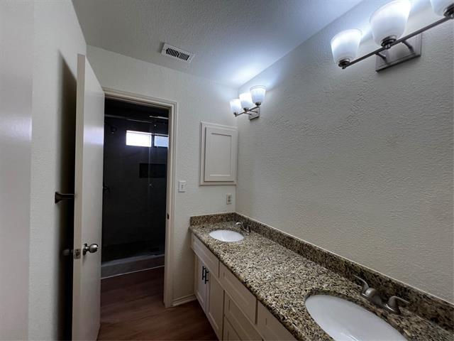 Building Photo - 2501 Primrose Dr