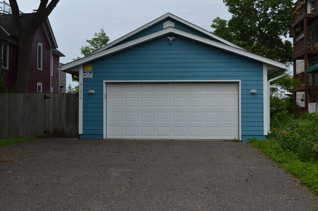 Building Photo - 1519 Portland Ave S