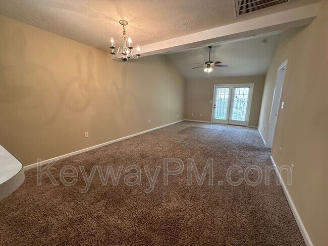 Building Photo - 2015 Kennesaw Way