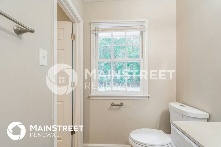 Building Photo - 4545 Kinlock Dr