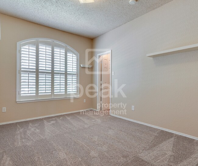 Building Photo - $2600! Beautiful 3 Bed, 2 Bath home in desirable PLANO!
