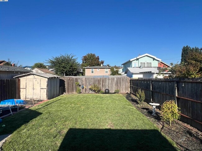 Building Photo - 3720 Lyon Ave