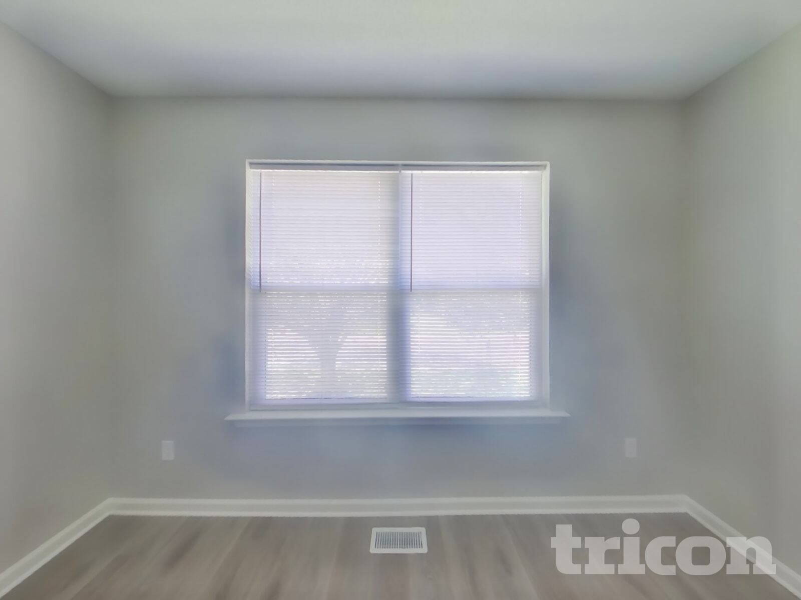 Building Photo - 2425 Saluda Dr