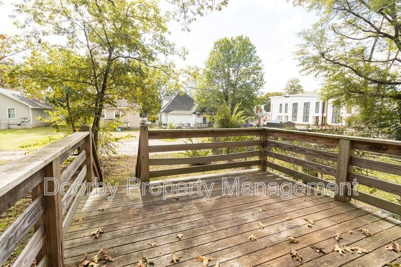 Building Photo - 2304 Chamberlain Ave.