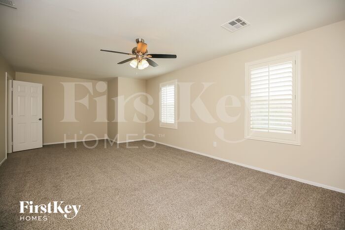Building Photo - 8288 Vanity Fair Ln