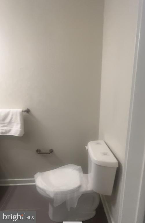 Building Photo - 401 Race St